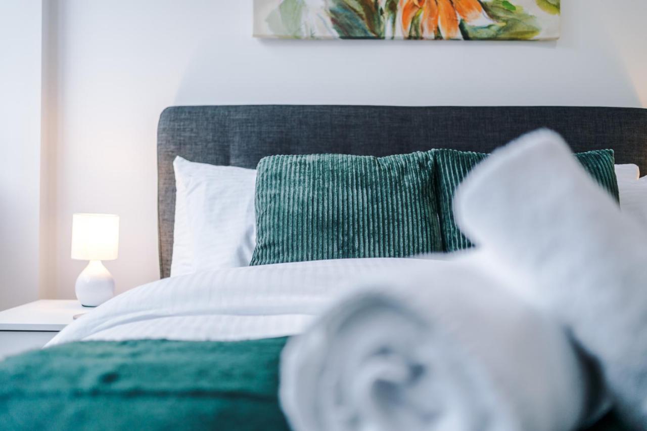 New! Stylish 2-Bed Apartment In Manchester By 53 Degrees Property - Amazing Location, Ideal For Small Groups - Sleeps 4! Екстериор снимка