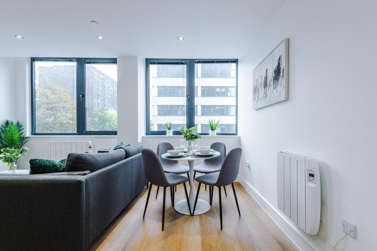 New! Stylish 2-Bed Apartment In Manchester By 53 Degrees Property - Amazing Location, Ideal For Small Groups - Sleeps 4! Екстериор снимка